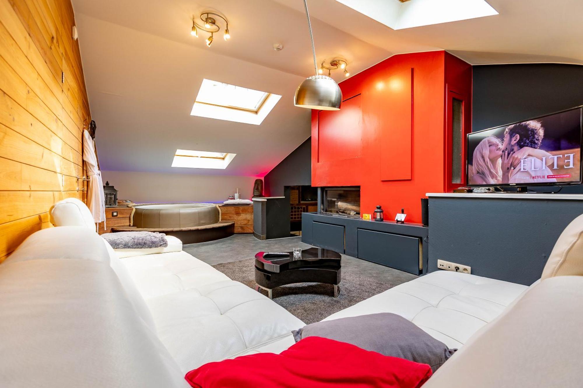 Le Lov'T - Suite Avec Jacuzzi Spontin Exterior foto